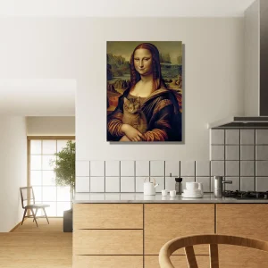 mona lisa tenant un chat dans ses bras
