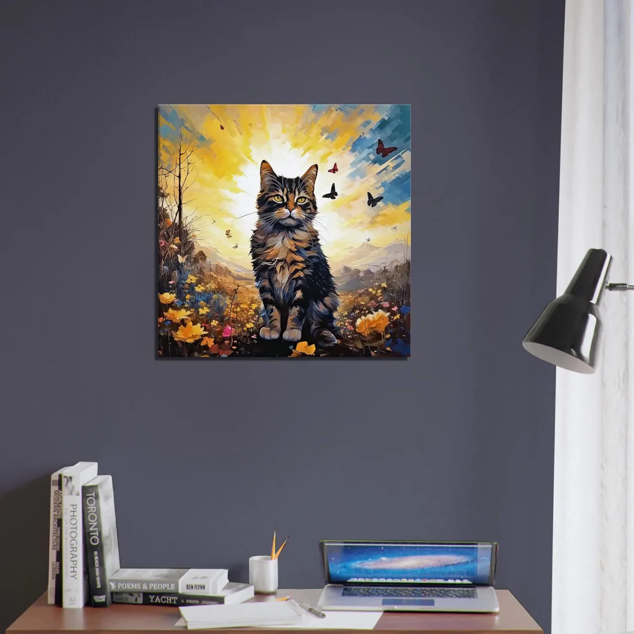 chat mignon, fleurs jaunes et papillons