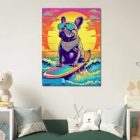 bouledogue français surfant au coucher de soleil