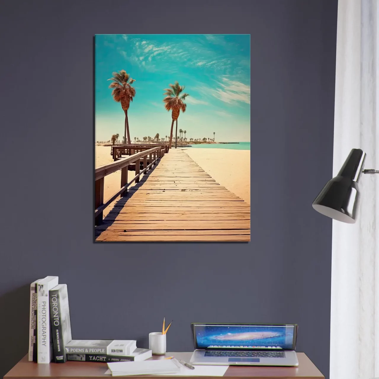 chemin de bois le long de la plage