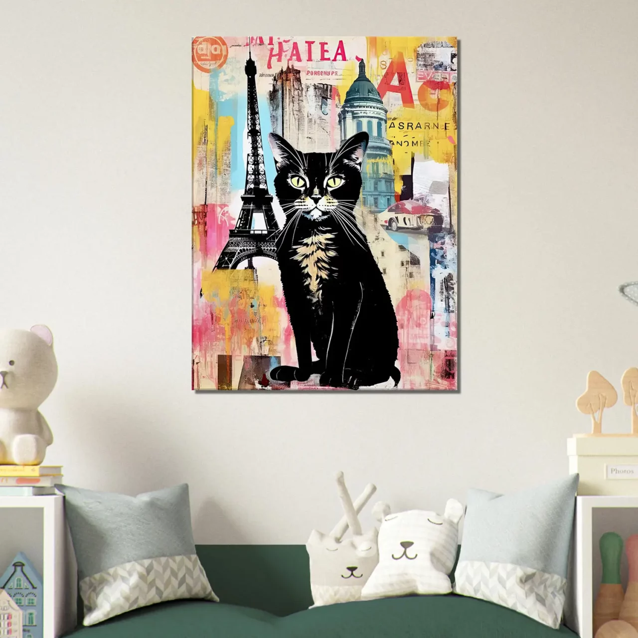 elégance parisienne chat sur fond de collage urbain