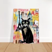 Elégance Parisienne Chat sur Fond de Collage Urbain elégance parisienne chat sur fond de collage urbain