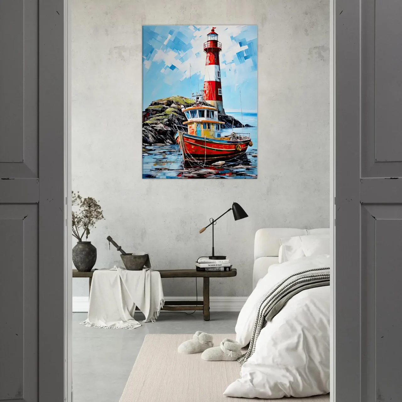 phare coloré et bateau de pêche au port