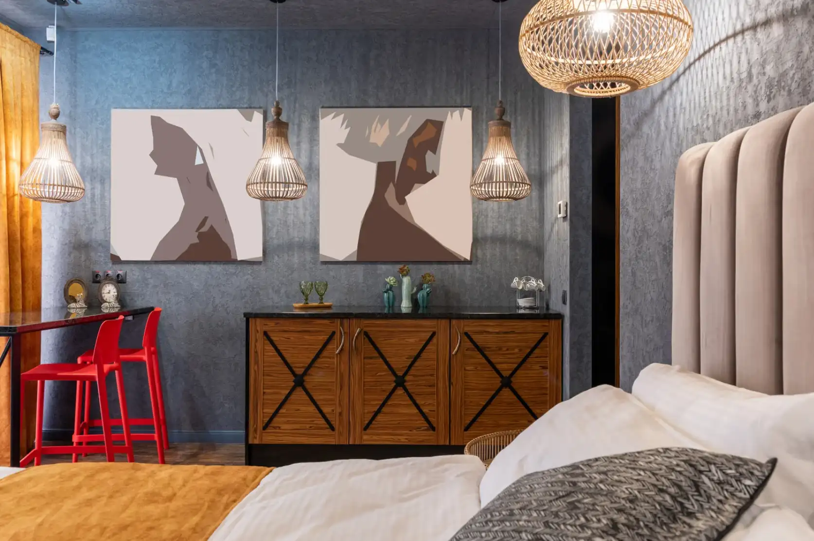 Décoration de chambre avec des toiles