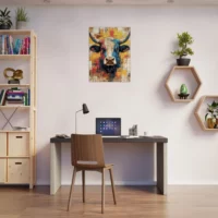 Cadre vache Highland : un tableau abstrait et coloré Cadre vache Highland : un tableau abstrait et coloré